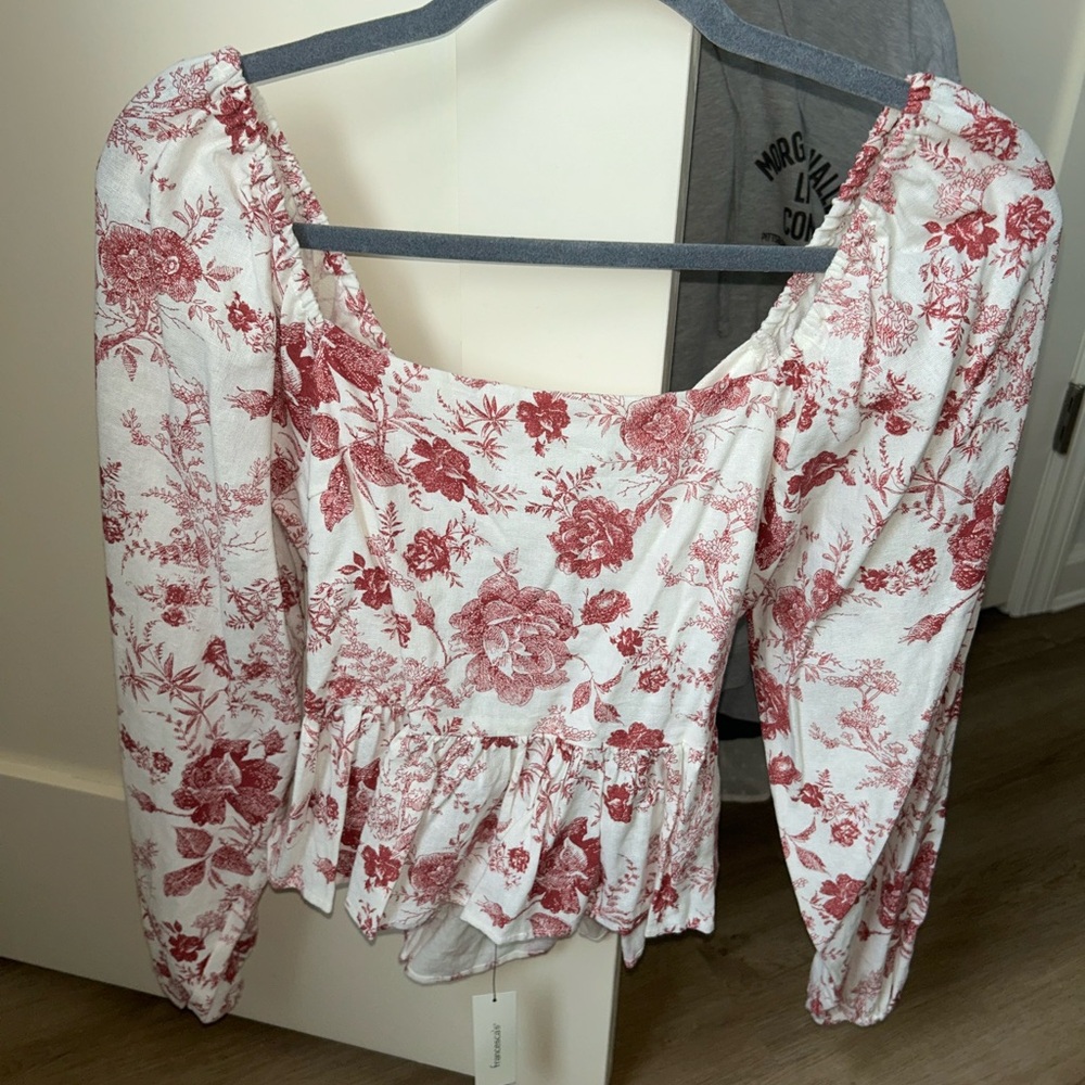 Francesca's Collections Red and White Floral Blouse